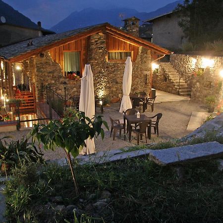 Ostello Del Castello Tirano Kültér fotó
