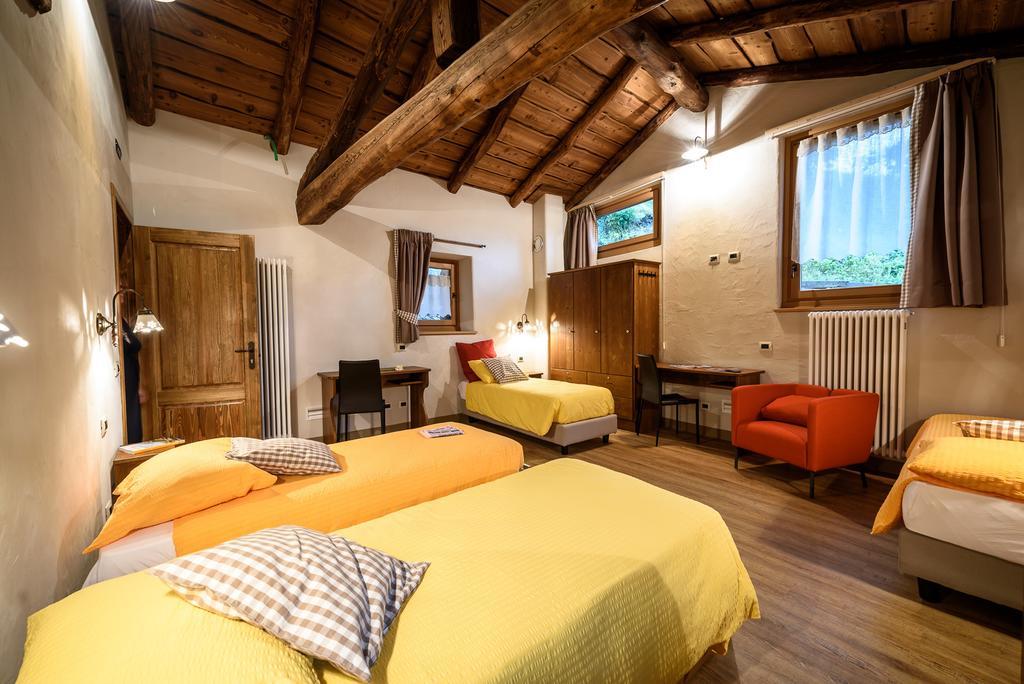 Ostello Del Castello Tirano Szoba fotó