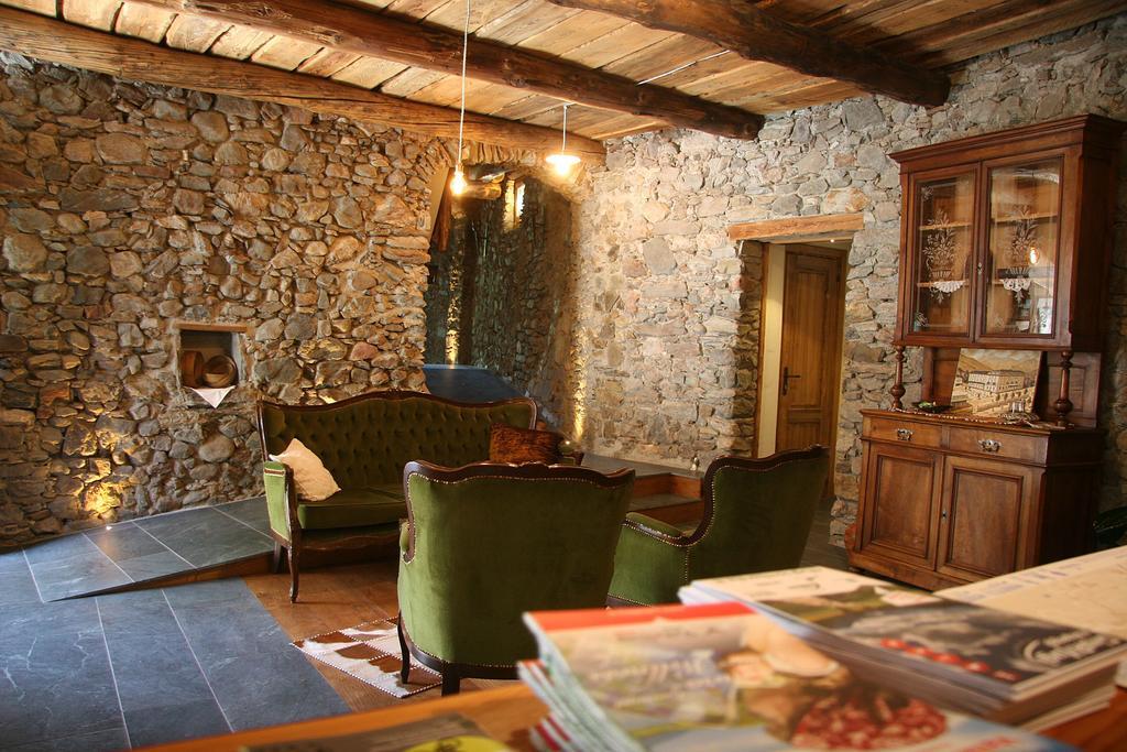 Ostello Del Castello Tirano Kültér fotó