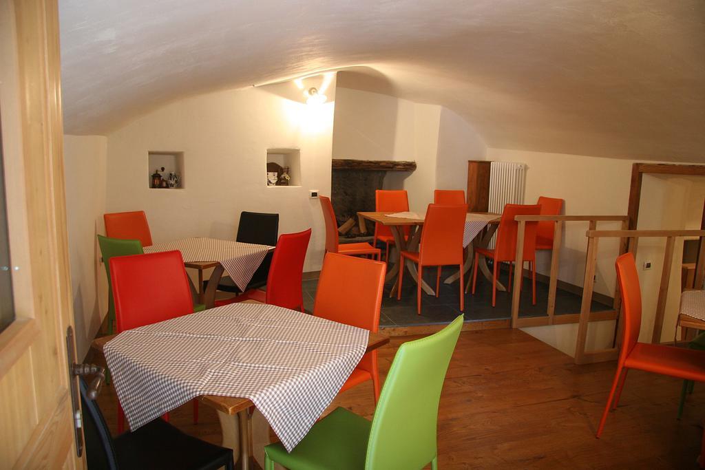 Ostello Del Castello Tirano Kültér fotó