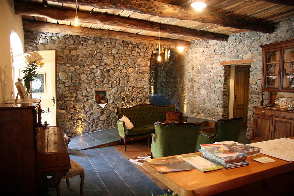 Ostello Del Castello Tirano Kültér fotó