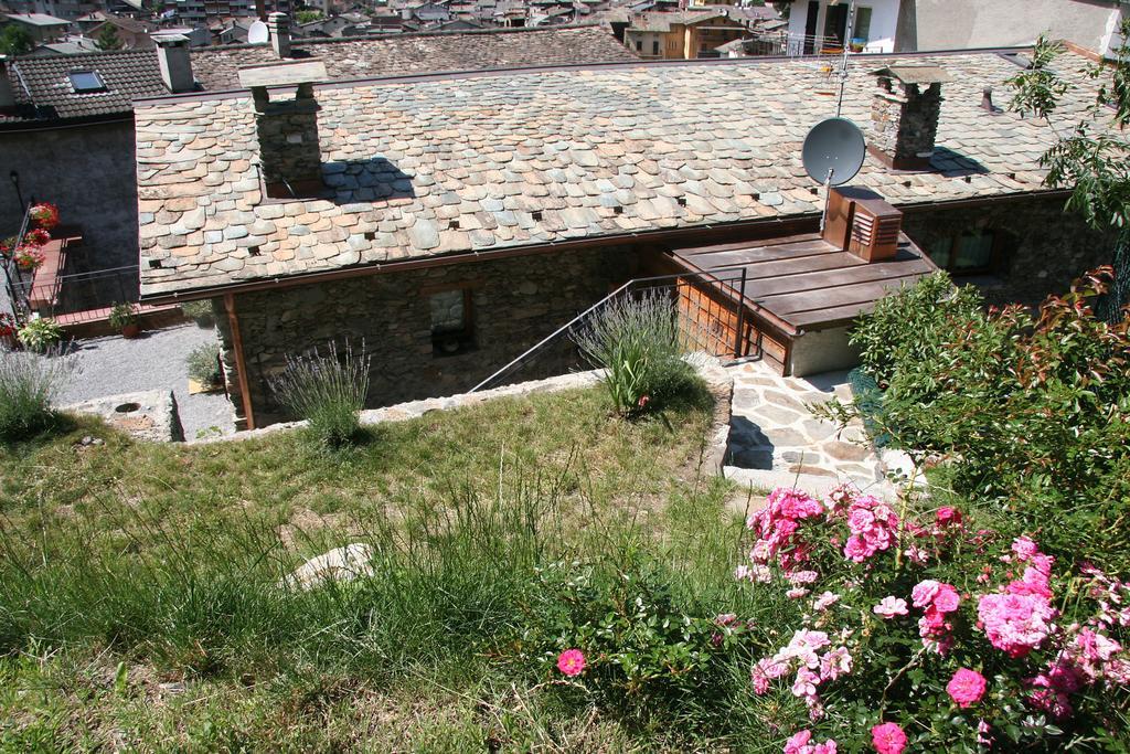 Ostello Del Castello Tirano Kültér fotó