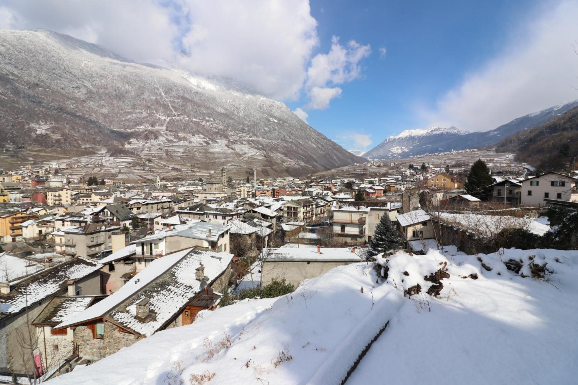 Ostello Del Castello Tirano Kültér fotó