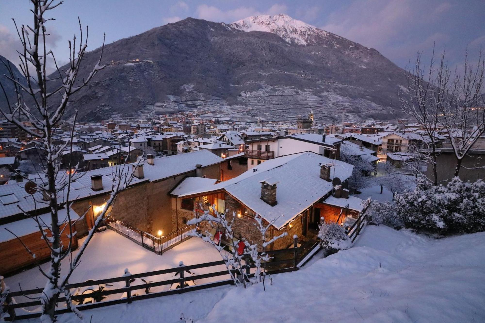 Ostello Del Castello Tirano Kültér fotó