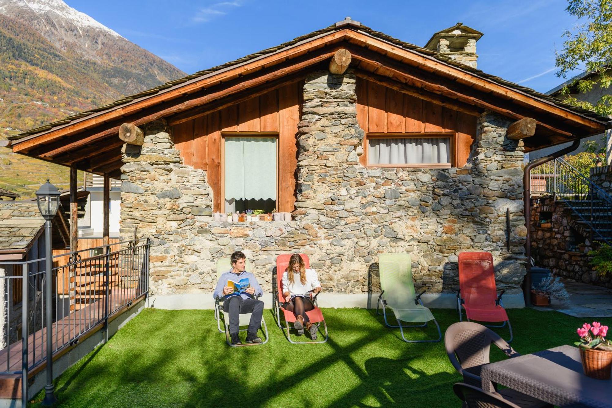 Ostello Del Castello Tirano Kültér fotó