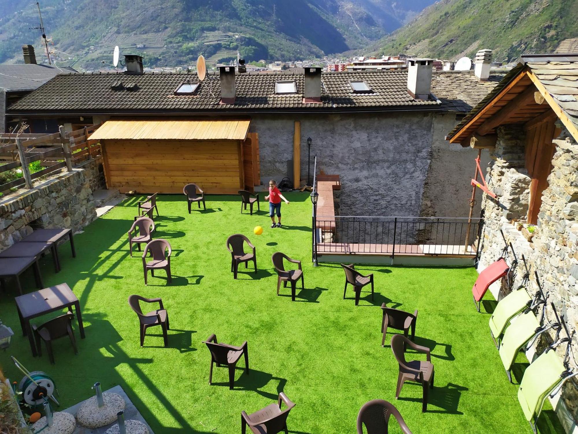 Ostello Del Castello Tirano Kültér fotó