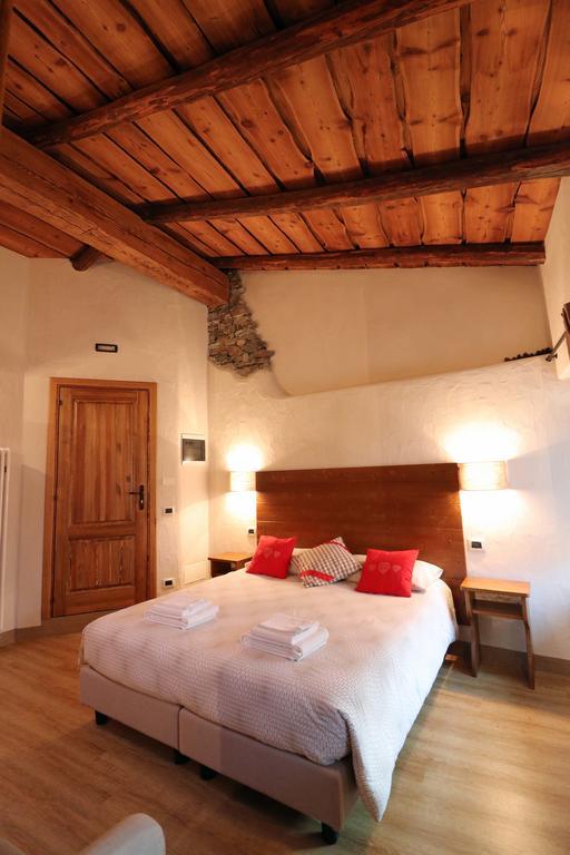 Ostello Del Castello Tirano Kültér fotó