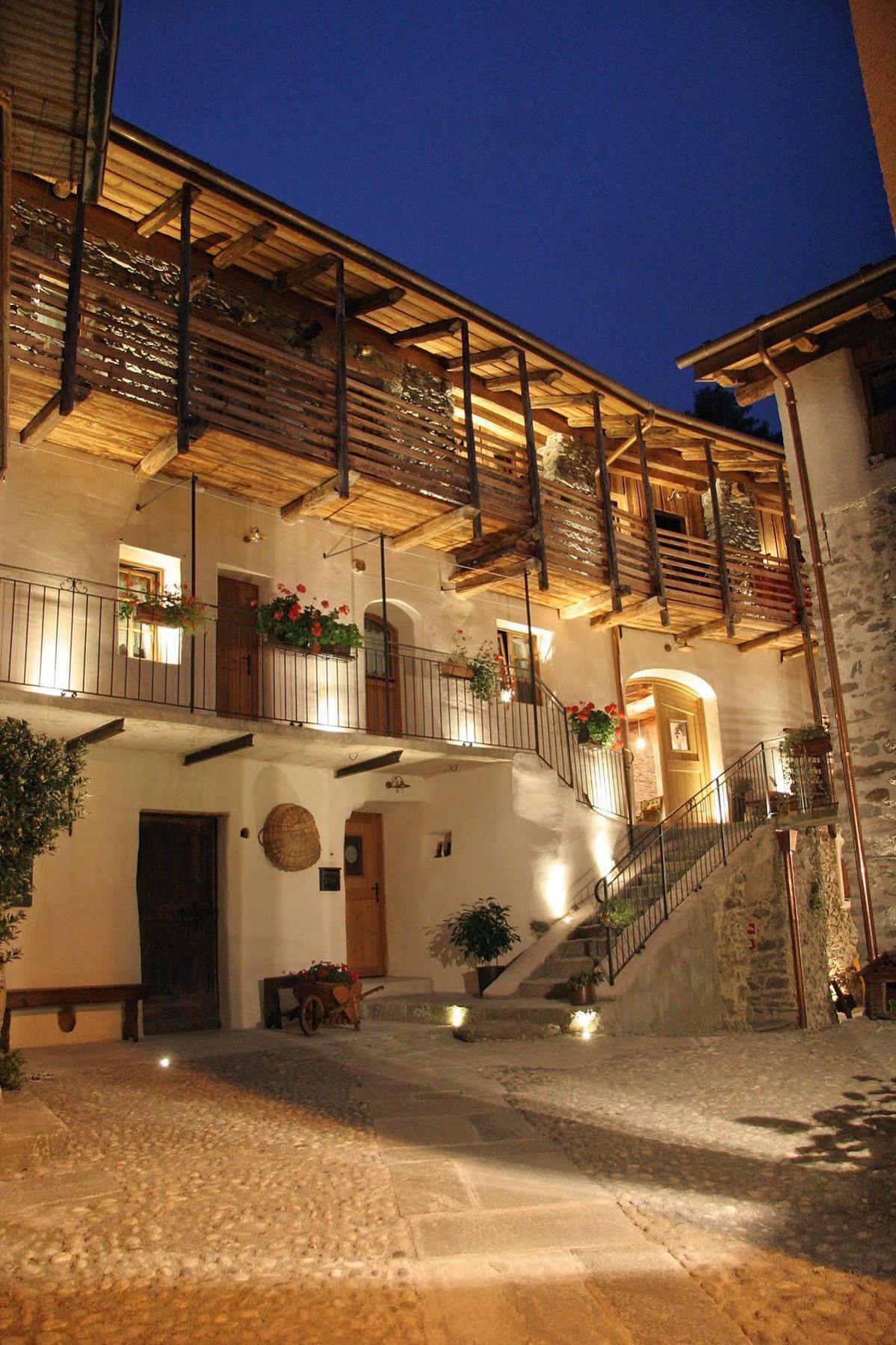 Ostello Del Castello Tirano Kültér fotó