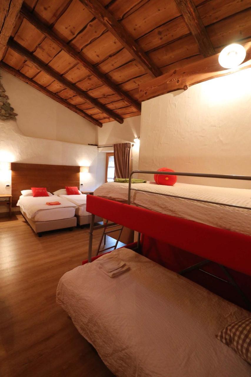 Ostello Del Castello Tirano Kültér fotó